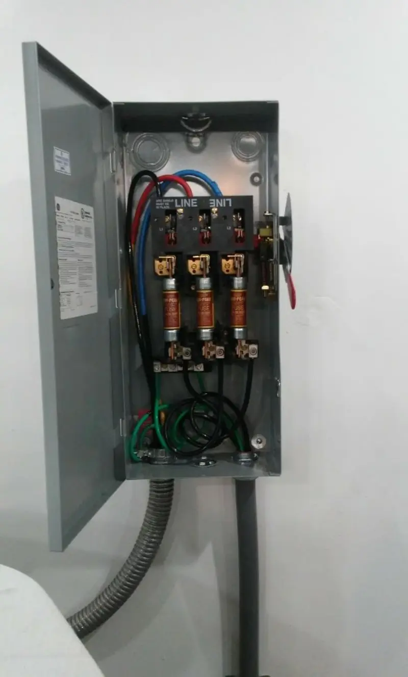 Three-phase disconnect switch installed for Smoke Detector Installation in Shiprock